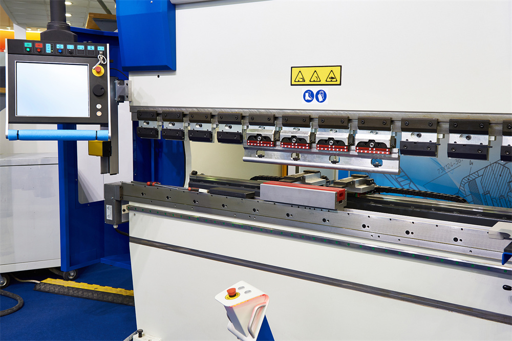 CNC synchronized hydraulic press brake machine