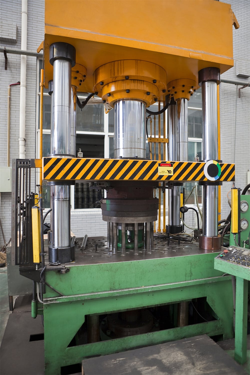 Industrial Hydraulic Press Machine in Factory