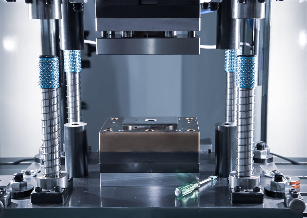Hydraulic Press Machine in Sheet Metal Fabrication