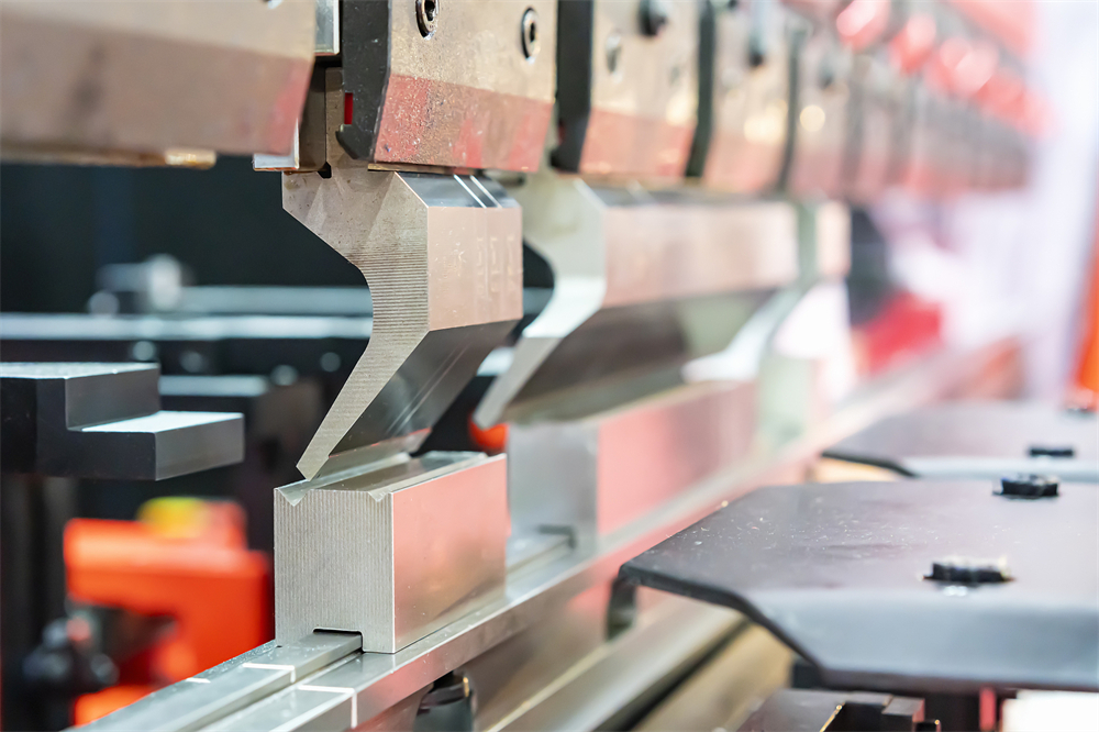 High-precision CNC hydraulic press brake tooling for sheet metal forming