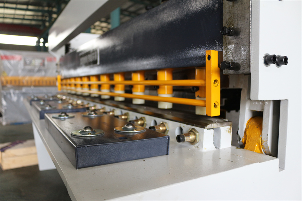 Shearing Machine Blade and Gap Adjustment