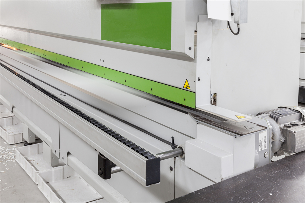 Metal Shearing Process and Material Handling